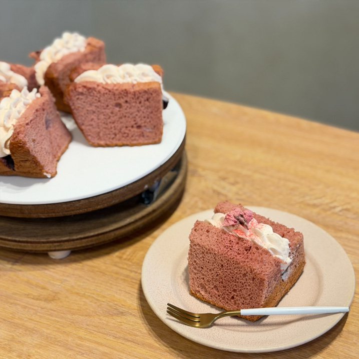 4月3日start… 「桜シフォンサンド」